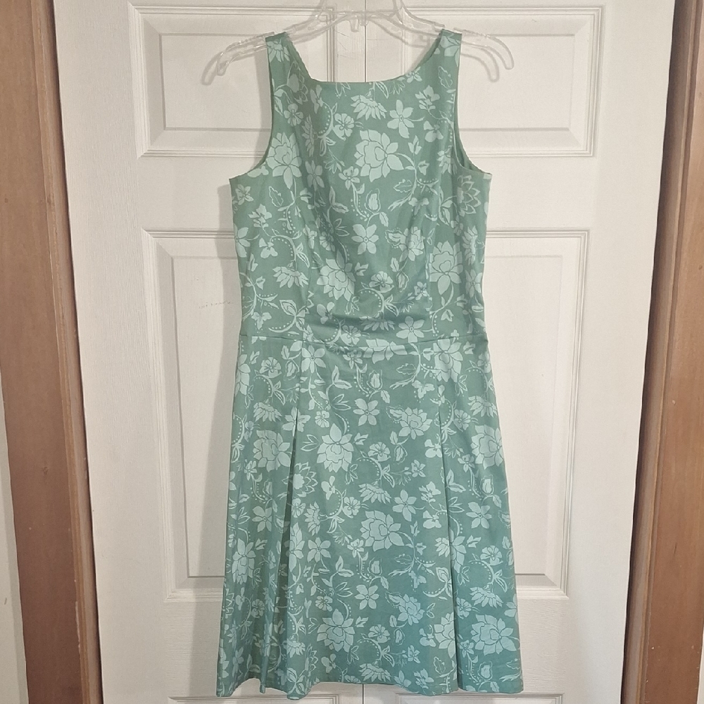 Casual Corner Green Floral Pleated Midi Dress-6